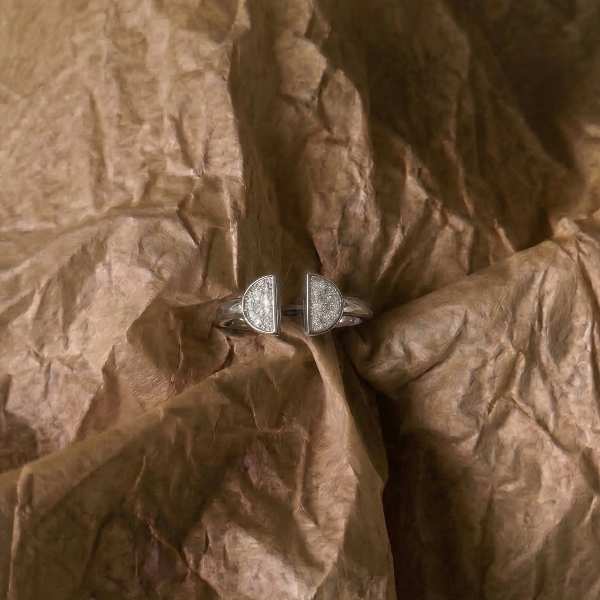 Lab Grown Diamond The Lune Ring in White Gold – View 3 | JAUR