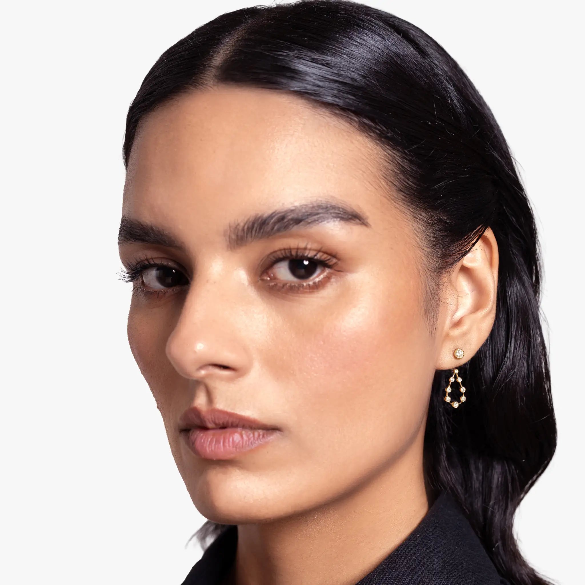 Lab Grown Diamond Pear Diamond Drop Earrings - Round Base in Yellow Gold – View 3 | JAUR