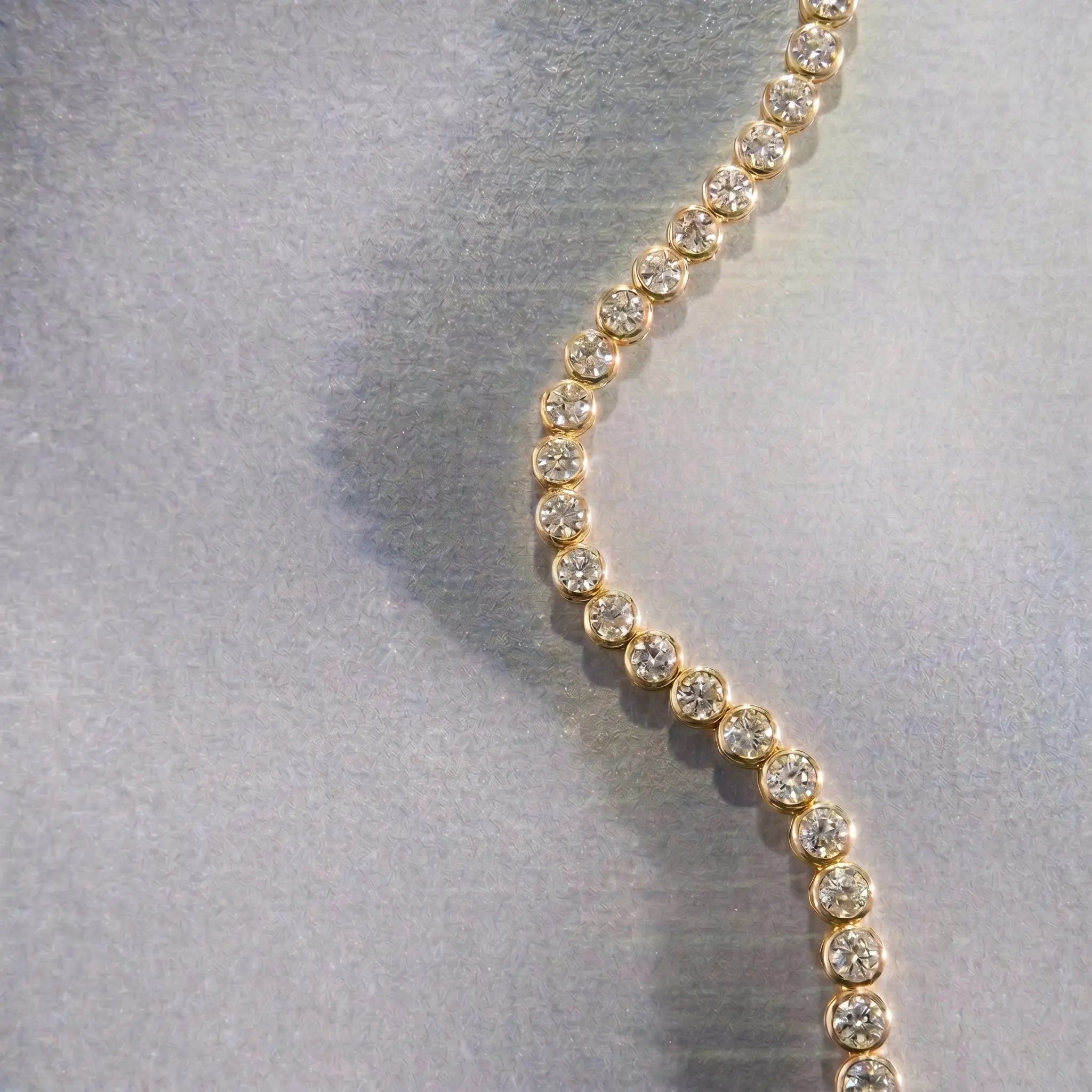 Round Diamond Bezel Tennis Bracelet JAUR
