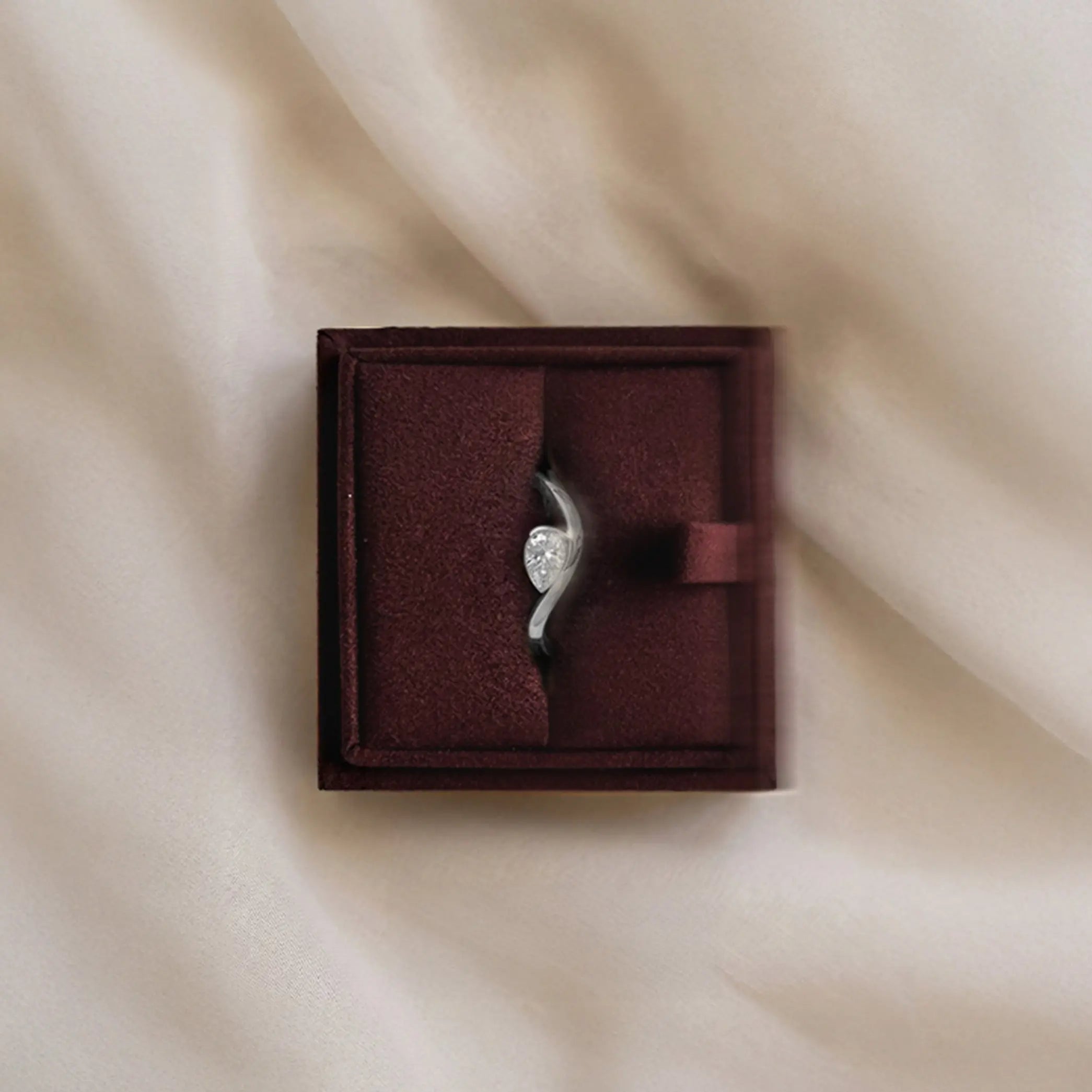 Lab Grown Diamond The Drift Ring in White Gold – View 3 | JAUR