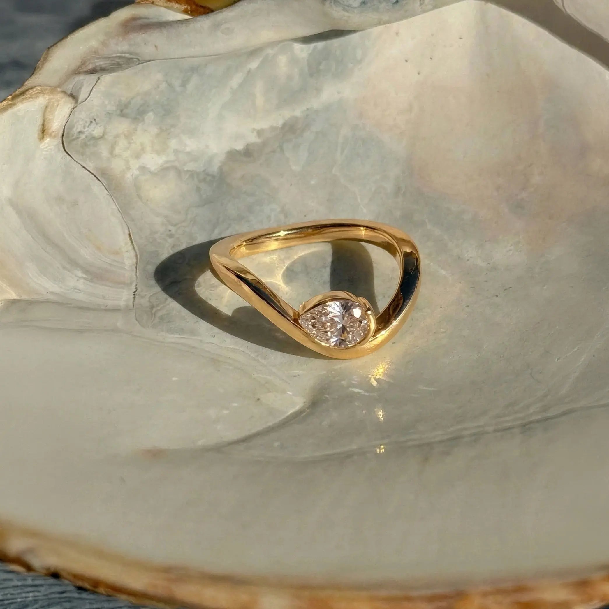 Lab Grown Diamond The Drift Ring – Side View | JAUR