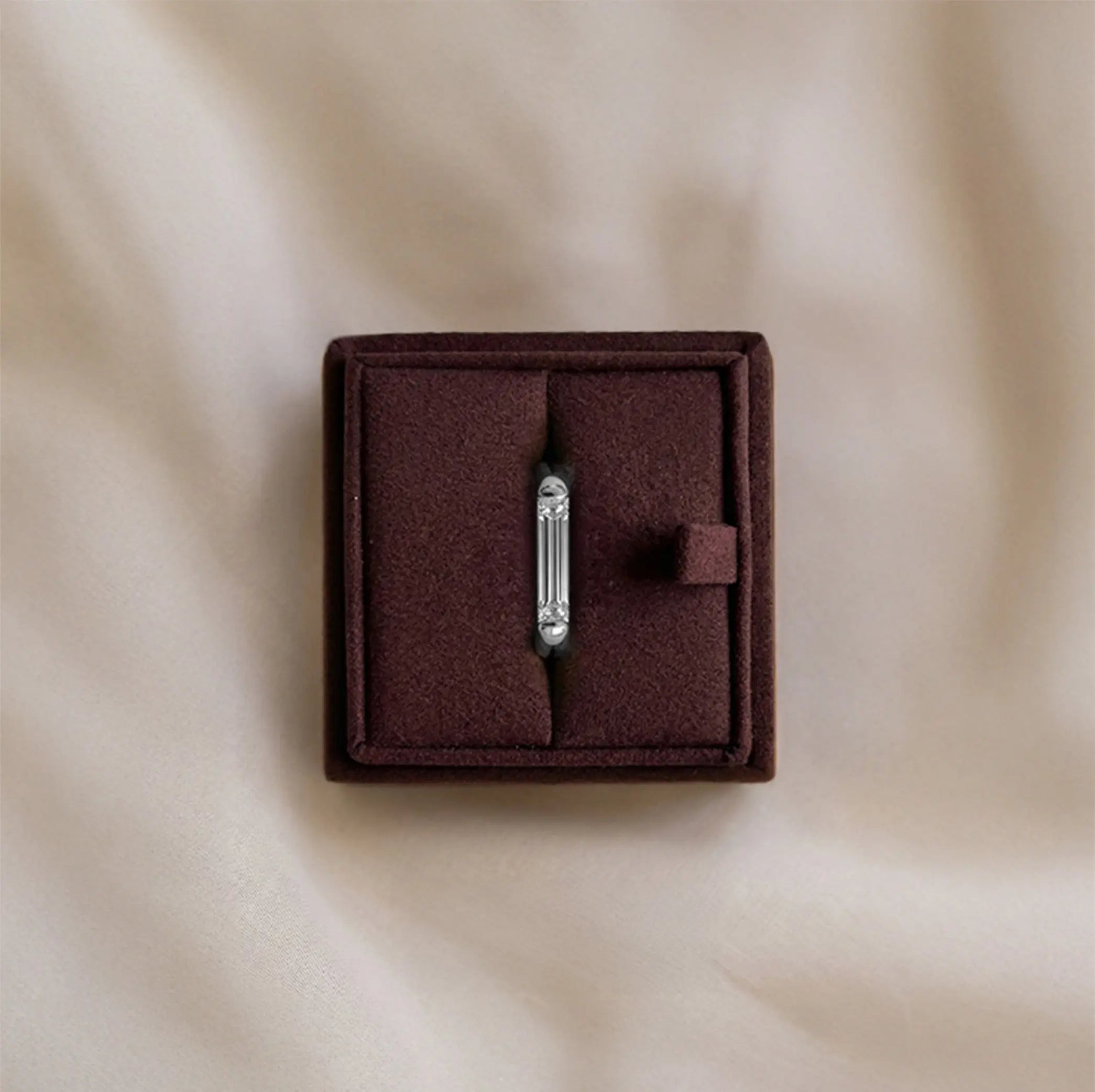 Lab Grown Diamond The Bar Ring in White Gold – View 3 | JAUR