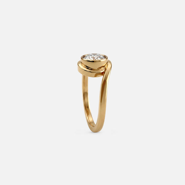 The Serein Solitaire Twist Ring